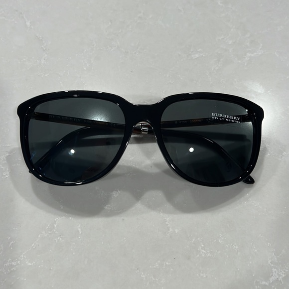NWOT [Burberry] Women’s Sunglasses BLACK TORTOISE B4139 3001/87 with Case - Picture 2 of 6